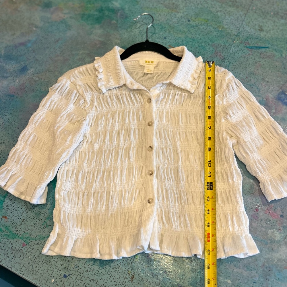 Dainty Ruched Button Down - Picture 10 of 10
